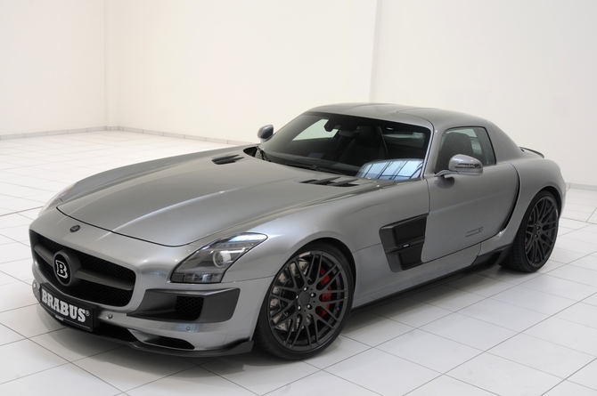 Brabus Mercedes-Benz SLS 700 Biturbo