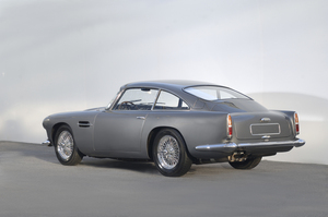 Aston Martin DB4