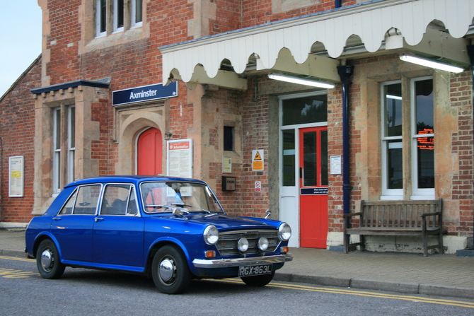 Austin 1300 Saloon