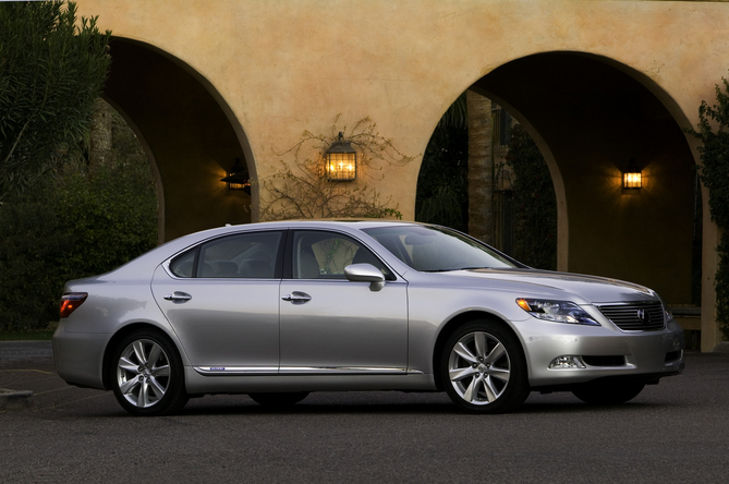 Lexus LS Hybrid 600h L