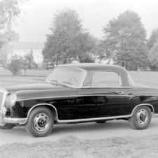 Mercedes-Benz 220 SE Cabriolet