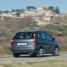 Nissan Almera Tino 2.2 dCi