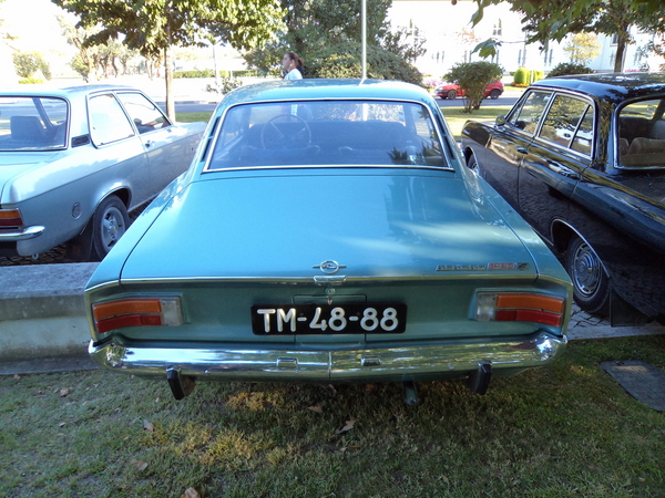 Opel Rekord 1900