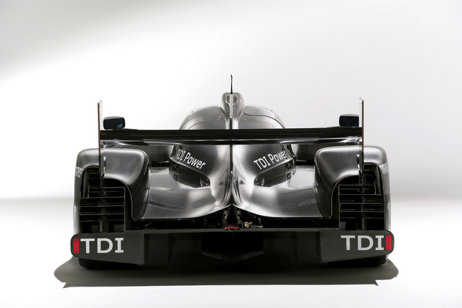 Audi R18