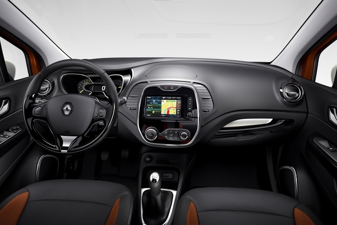 The interior has Renault's new R-Link infotainment system