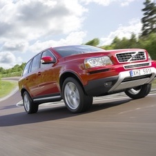 Volvo XC90 D5 185cv Momentum 7L.