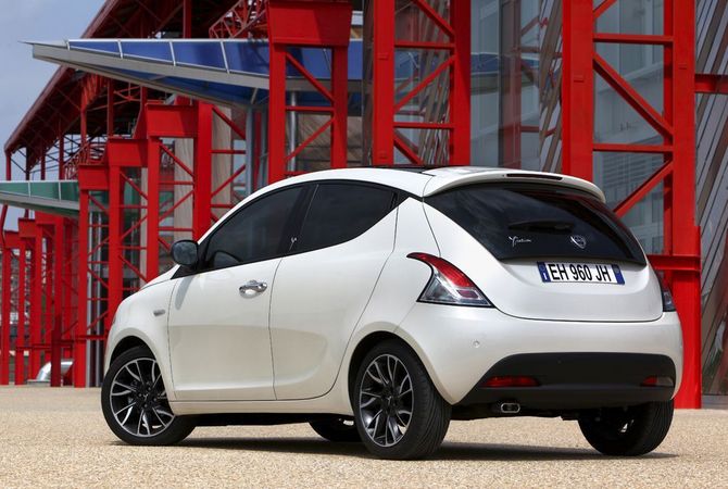 Lancia Ypsilon 1.2 8v Platino