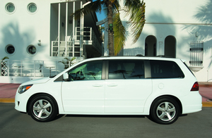 Volkswagen Routan SEL Premium