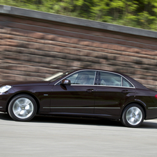 Mercedes-Benz E 250 BlueEfficiency Avantgarde 7G-Tronic