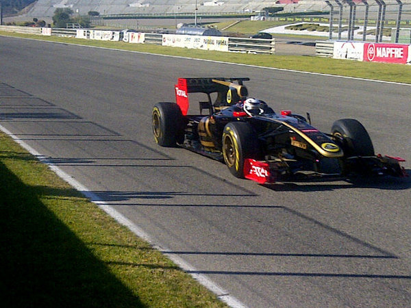 Raikkonen Takes to the Track for the First Time for Lotus