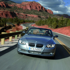 BMW 320d Cabrio Auto Intense (E93)