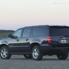 Chevrolet Suburban LS 2500 2WD