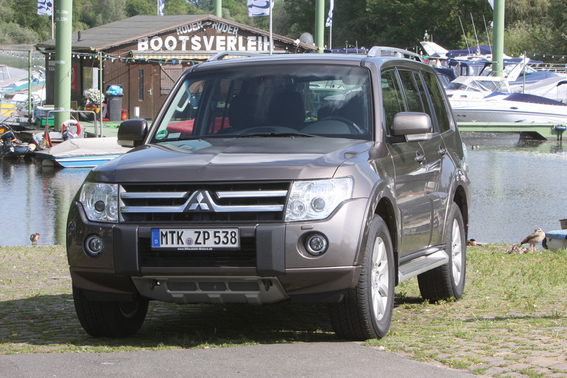 Mitsubishi Pajero 3.2 DI-D Intense Automatic