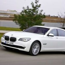 BMW 760Li (F02)