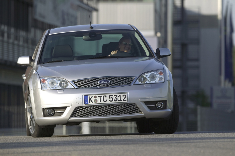 Ford Mondeo Saloon 2.5 Turbo