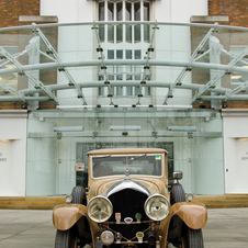 Bentley 6½-Litre Sedanca de Ville by H.J. Mulliner