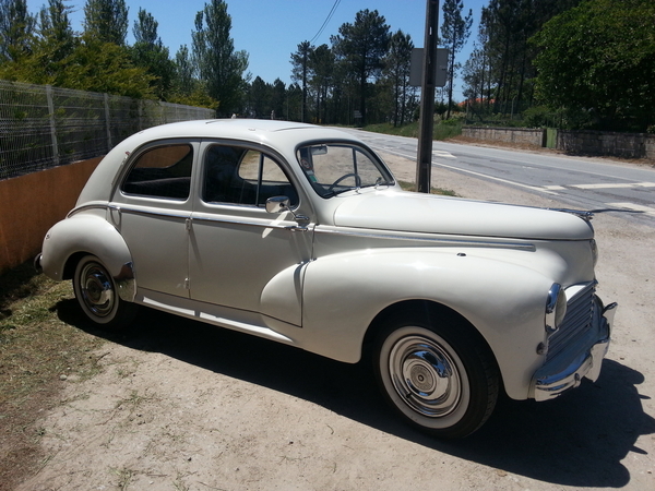 Peugeot 203 Saloon