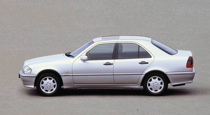 Mercedes-Benz C 200 KOMPRESSOR AT