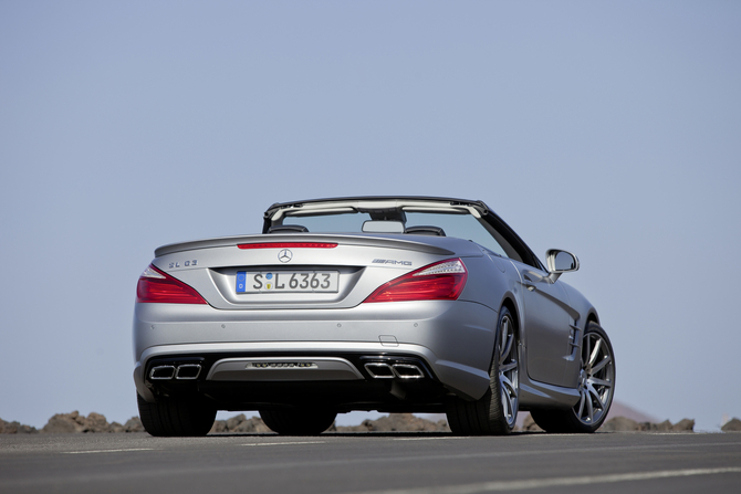 Mercedes SL63 AMG with Standard 537hp or Optional 564hp