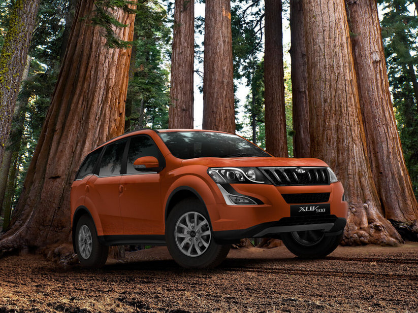 Mahindra XUV500 W4