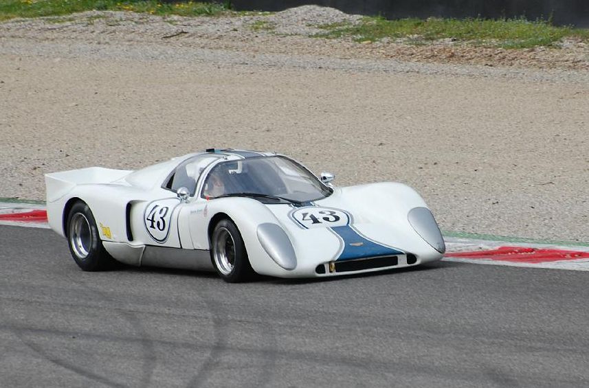 Chevron B16