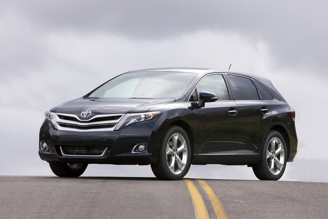 Toyota Venza Gets New Bumper and More Standard Features for 2013