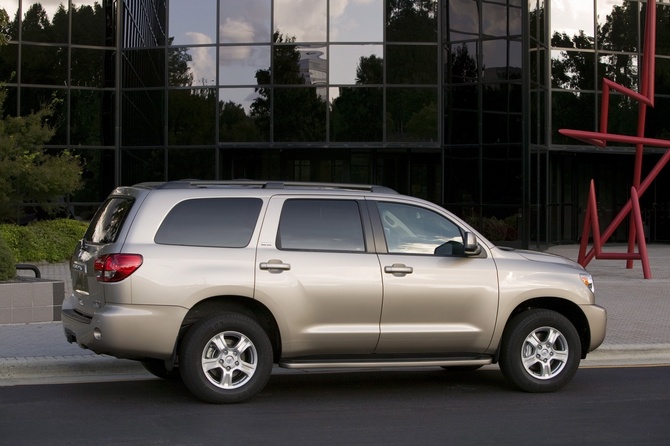 Toyota Sequoia SR5 5.7L 4X4