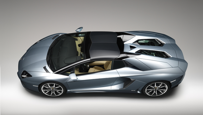 Aventador Gets Droptop Version with Two-Peice Carbon Top