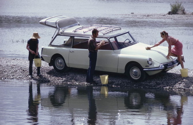 Citroën DS 21 Safari