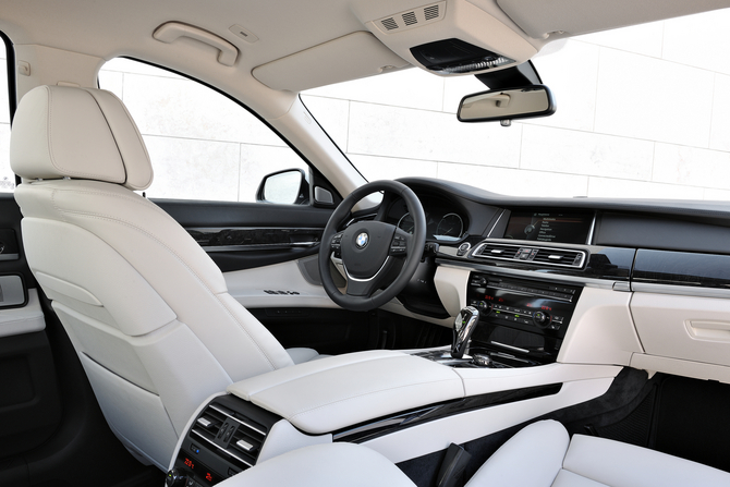 The interior features a larger iDrive screen and better seats