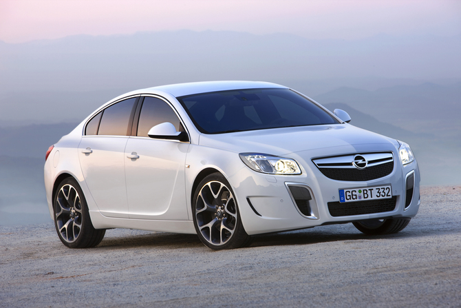 Opel Insignia OPC AT