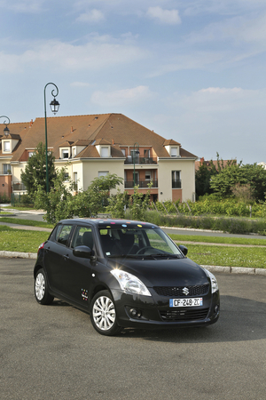 Suzuki Swift Little Marcel, une série spéciale très fashionista