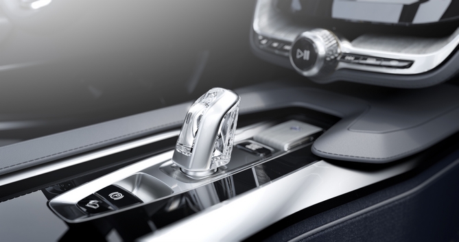 The gearshift is made from crystal