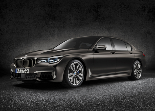 BMW M760Li xDrive V12