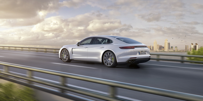 Porsche Panamera 4 E-Hybrid Executive