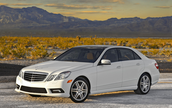 Mercedes-Benz E550 4MATIC Sedan (USA)