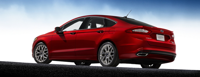 New Ford Fusion: first gasoline, hybrid and plug-in hybrid sedan