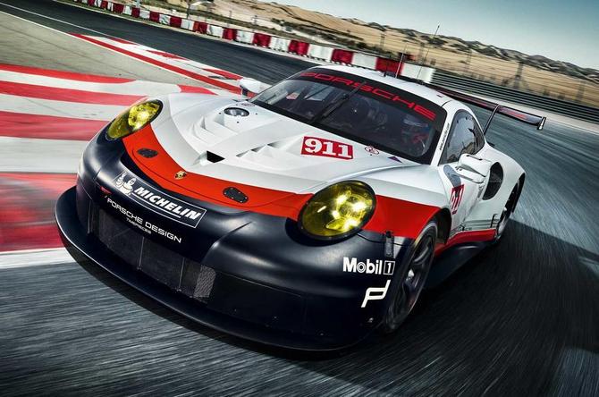 Porsche 911 RSR