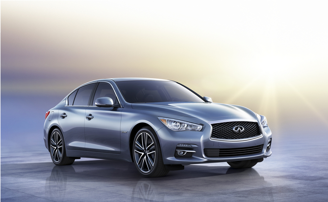 No Japão o Infiniti Q50 é vendido como Skyline