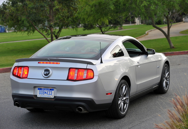 Ford Mustang GT AT