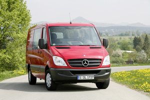 Mercedes-Benz Sprinter Cargo Van 2500 Standard Roof 144-in. WB