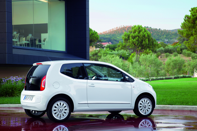 Volkswagen Up 1.0 high up! white