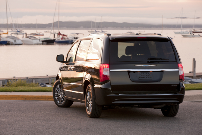 Chrysler Town & Country (modern) Limited