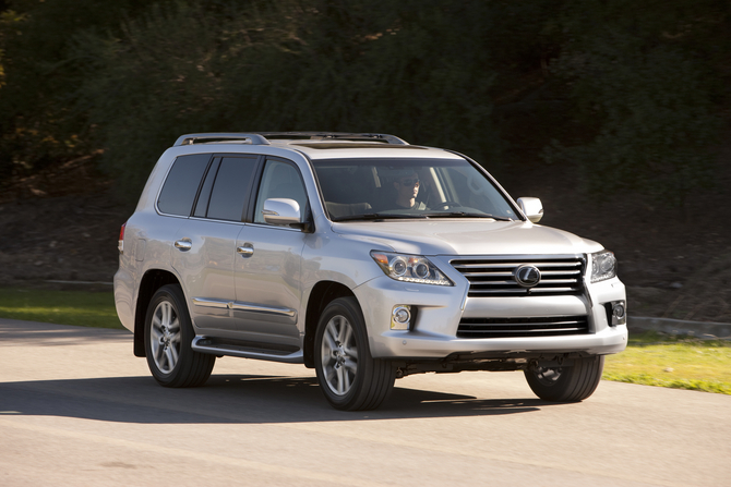 Lexus LX570 Gets New Lexus Nose and Extra Tech