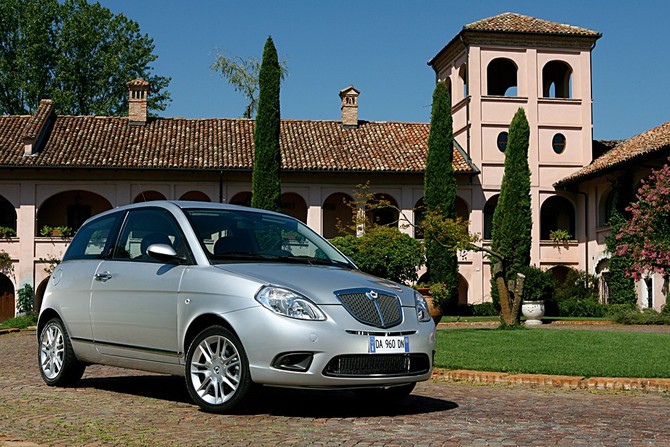 Lancia Ypsilon 1.2 8v Oro