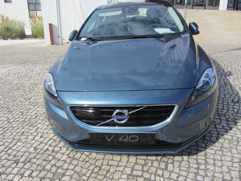 Volvo V40 T5