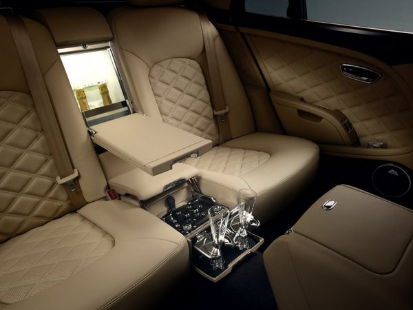 Bentley Revealing Mulsanne Mulliner Driving Specification at Geneva