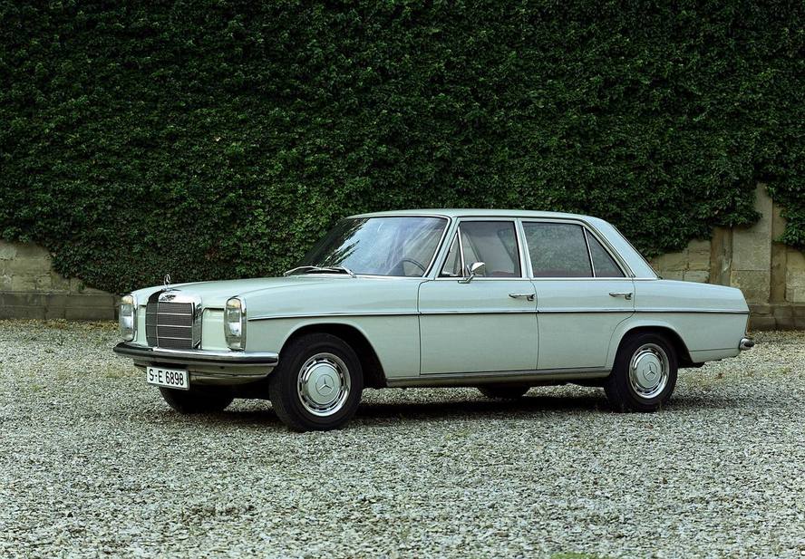 Mercedes-Benz 220 D