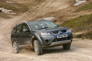 Mitsubishi Outlander SE 4WD