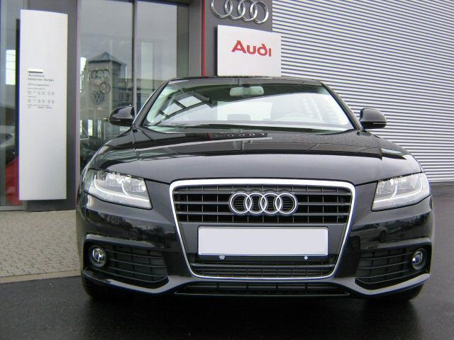 Audi A4L 3.2 FSI quattro (CN)